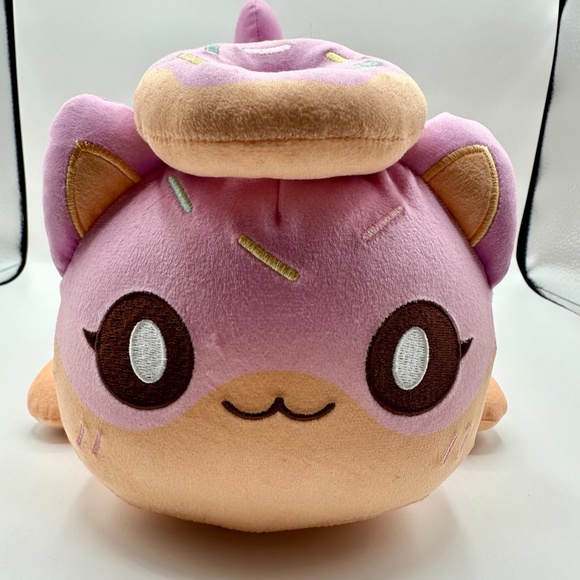 Aphmau Donut Cat Plush - Picture 2 of 6